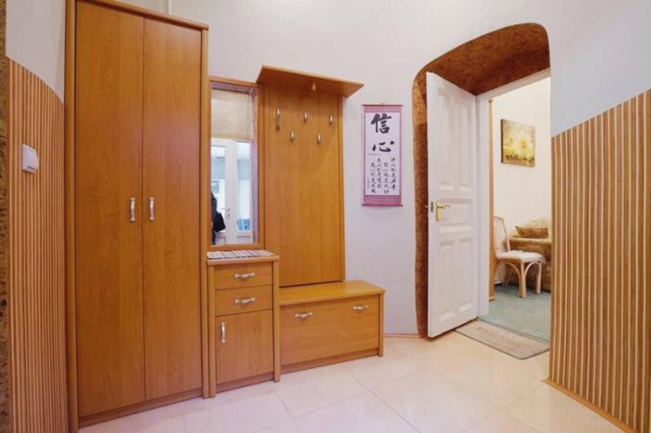 Apartment Veronica In Center Lviv Exterior photo